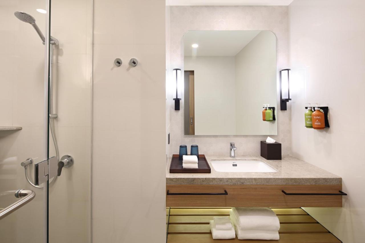 Holiday Inn Cebu City By Ihg Екстериор снимка