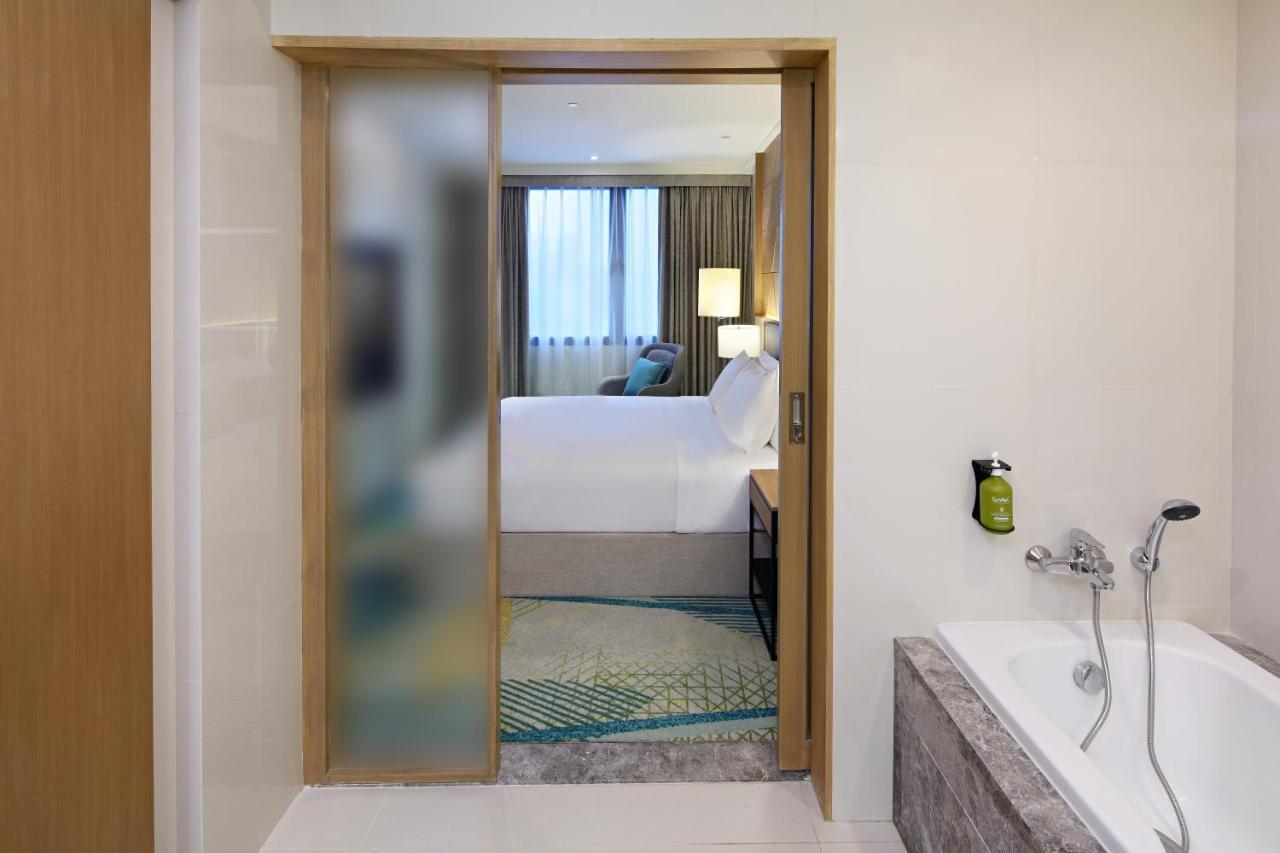 Holiday Inn Cebu City By Ihg Екстериор снимка